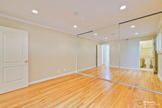 Building Photo - Stylish San Jose Home and Private Yard