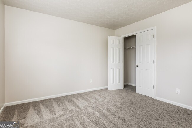Building Photo - 2041 Gates Ct