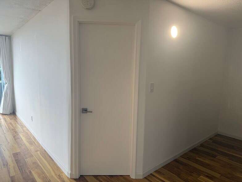 Building Photo - 555 Pierce St