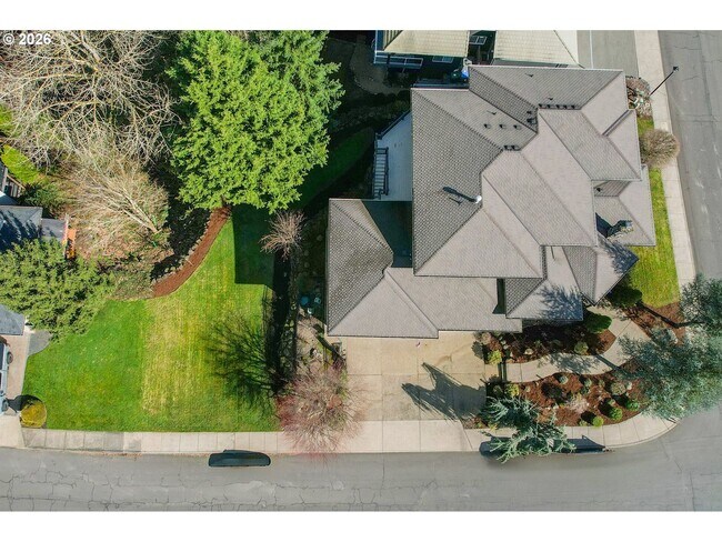 Building Photo - 13923 SW Mistletoe Dr