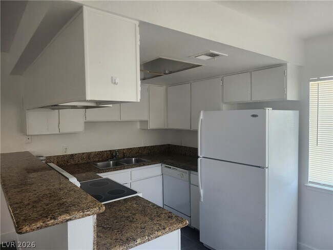 Building Photo - 3437 E Cheyenne Ave