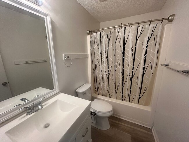 Building Photo - 1723 Stahl St