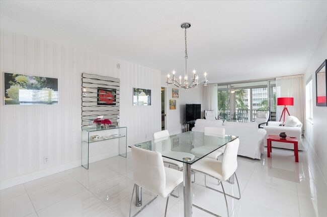 Building Photo - 3300 S Ocean Blvd