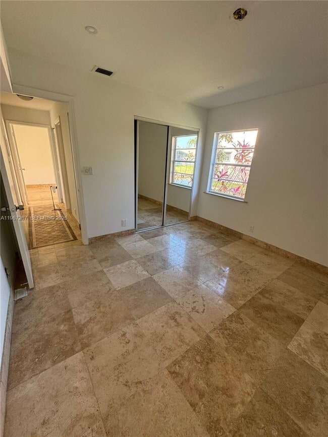 Building Photo - 332 NW 47th Ave