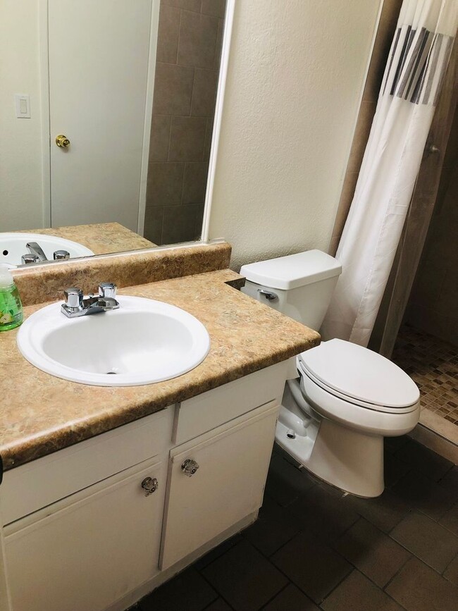 Building Photo - Desert Shores|Las Vegas 1 bedroom condo fo...