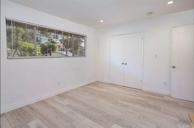 Building Photo - 871 Park Ave