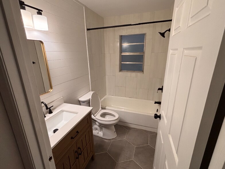 Building Photo - 38351 A Ave