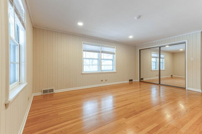 Building Photo - 996 Castlegate Ct