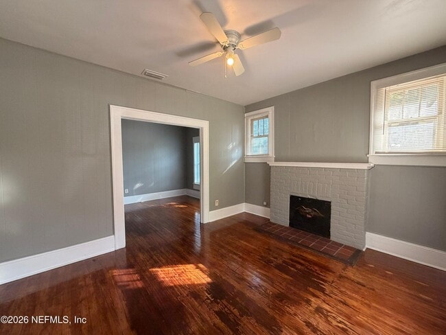 Building Photo - 919 Maynard St