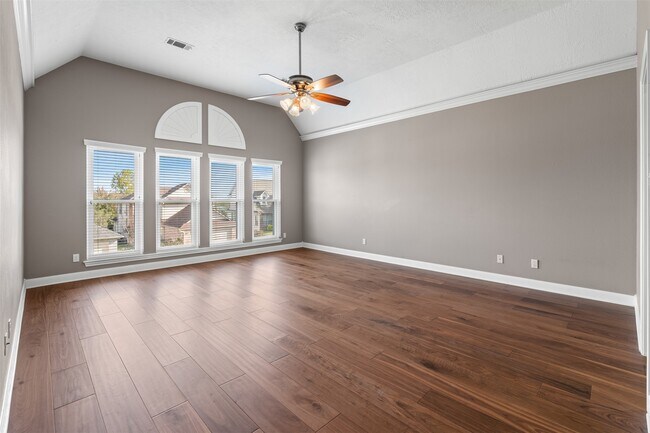 Building Photo - 120 Harbour Town Dr