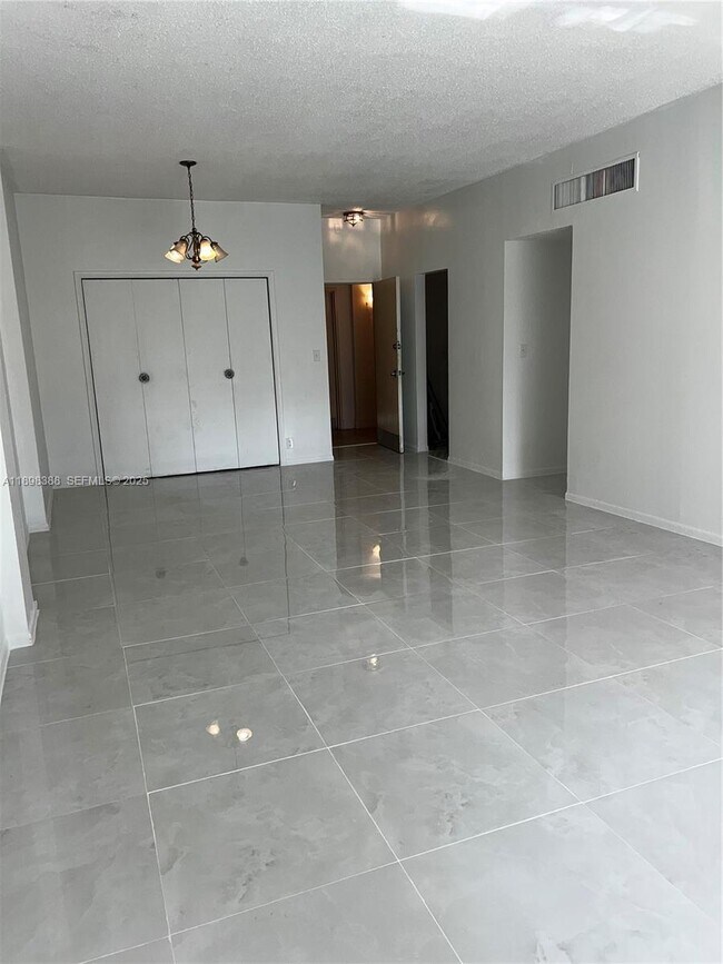 Building Photo - 1455 N Treasure Dr