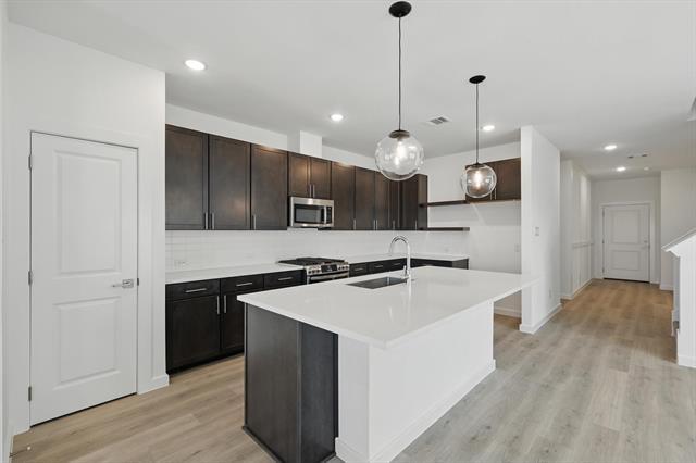Building Photo - 2238 Maple Rdg Dr