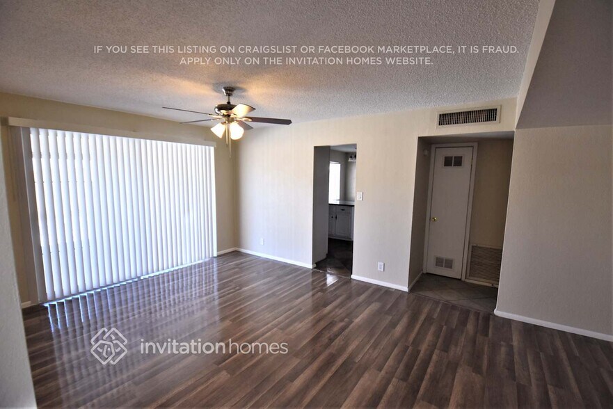 Building Photo - 8430 E Oak St