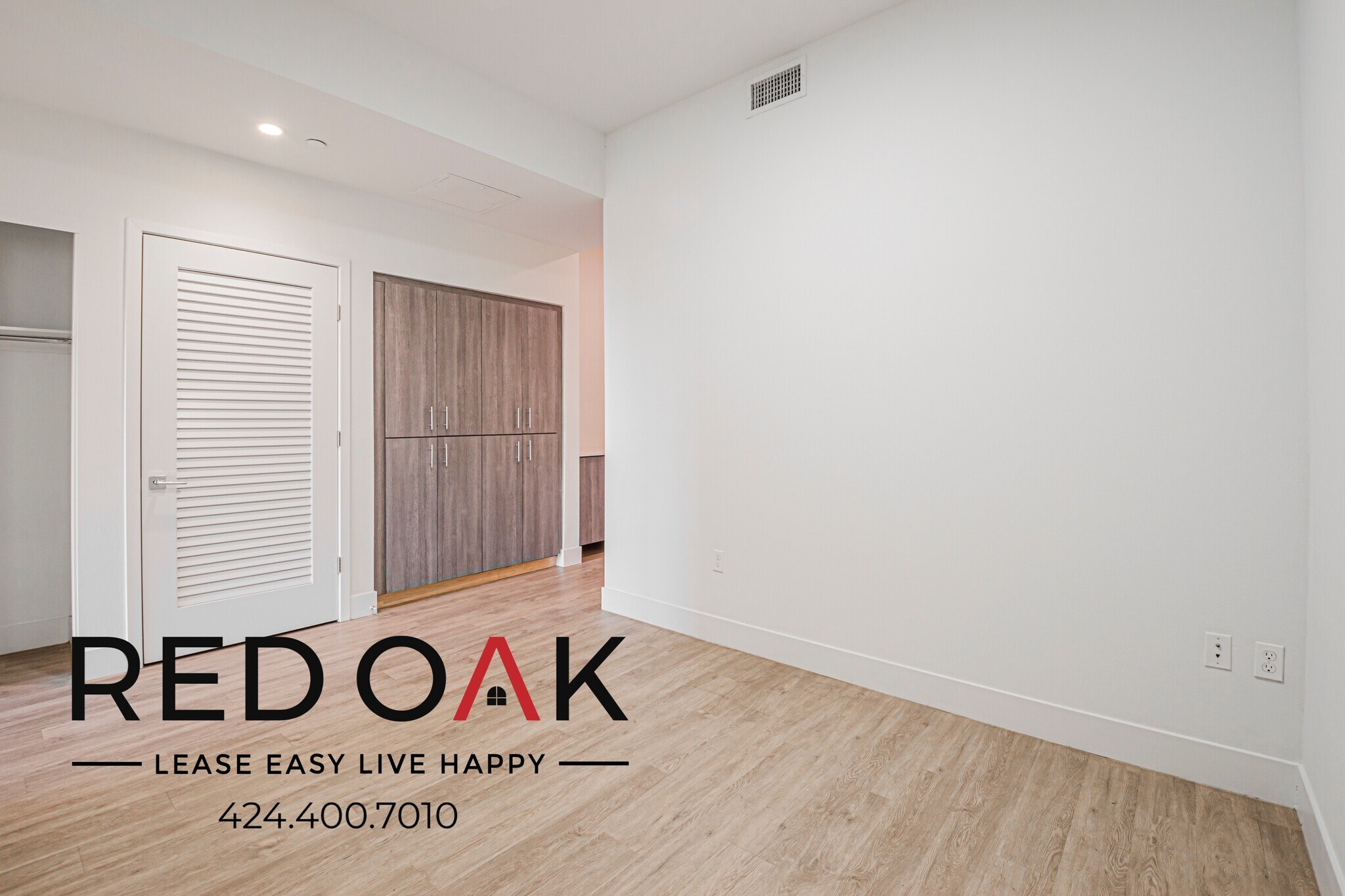 Building Photo - 1331 W 7th St