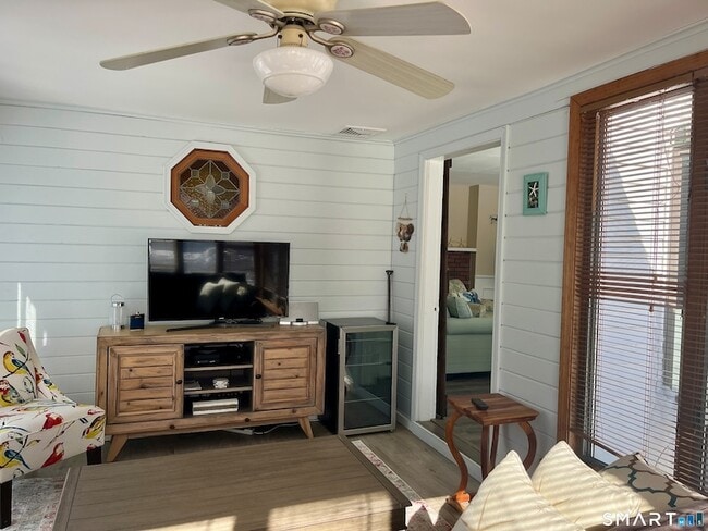 Building Photo - 51 Billow Rd