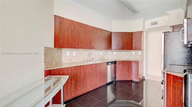 Building Photo - 3370 Hidden Bay Dr