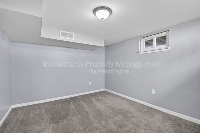 Building Photo - 9625 Theodosia Ave