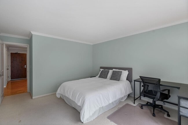 Building Photo - 2885 Knox Ave S