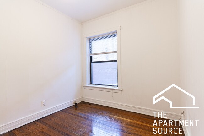 Building Photo - 3034 N Halsted St