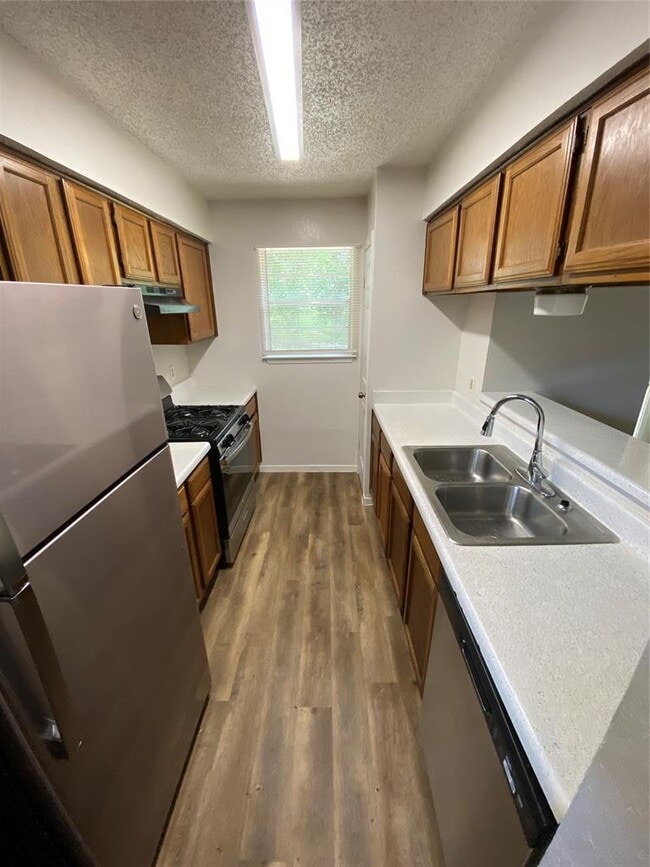 Building Photo - 806 Sirocco Dr
