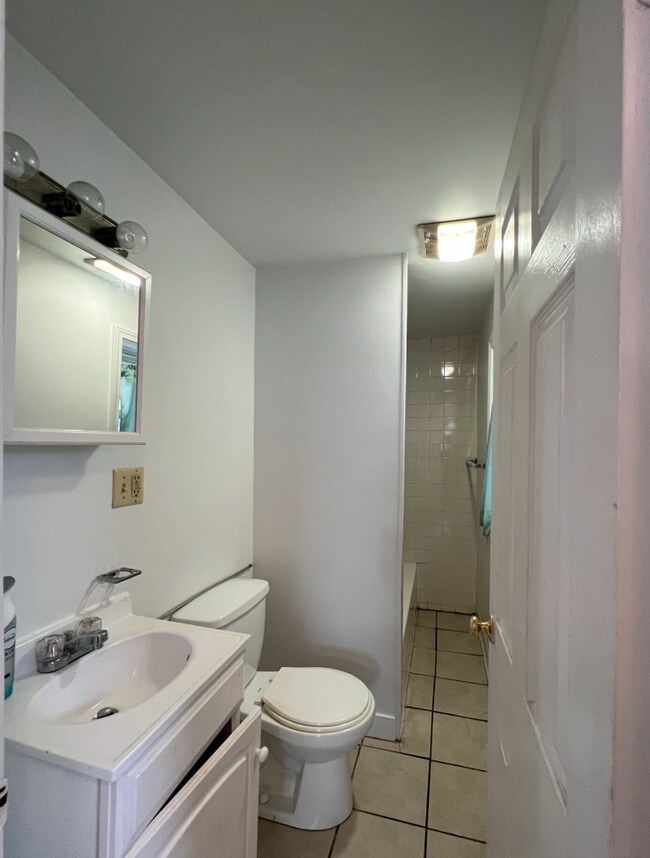 Building Photo - 55 Leyden St