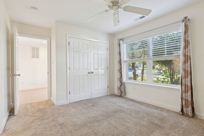 Building Photo - Chic's Beach Updated Rental!