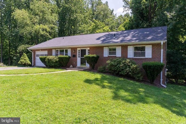 Building Photo - 6627 Hazel Ln