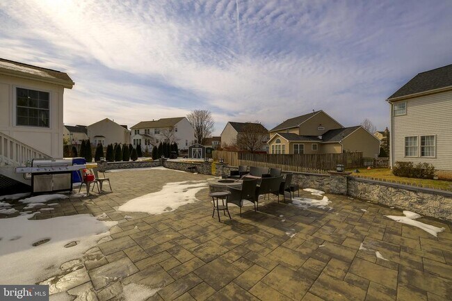 Building Photo - 601 Crossover Ct