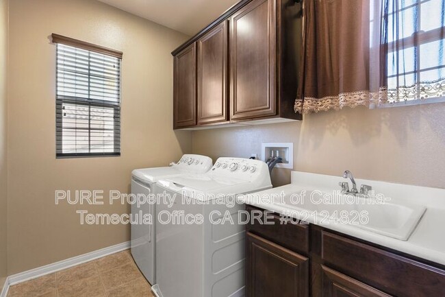 Building Photo - 46342 Lone Pine Dr