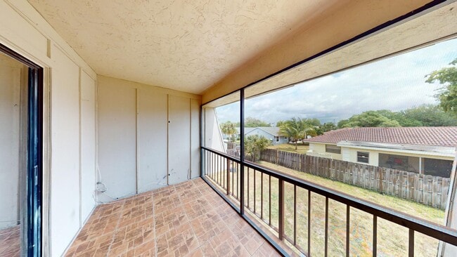 Building Photo - 1580 Montauk Dr