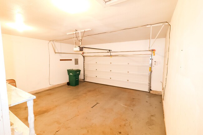 Building Photo - 5505 Chad Ct