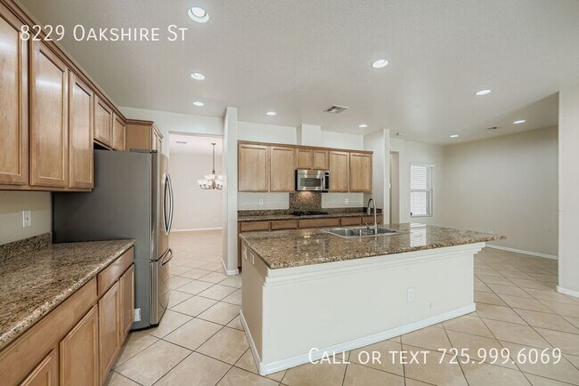 Building Photo - 8229 Oakshire St
