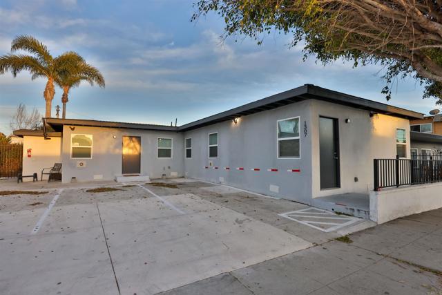 Building Photo - 1307 Division St