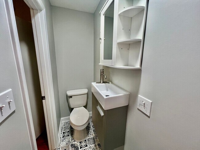 Building Photo - Lovely 3 Bedroom / 2 Bathroom Renovated Ranch Home for Rent