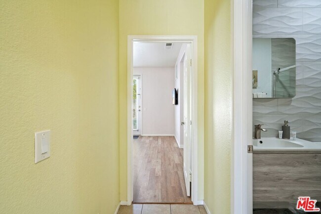Building Photo - 69730 Mccallum Way