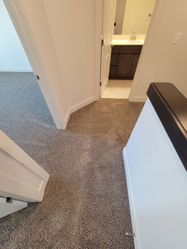 Building Photo - 2 Weeks Free Rent in May! West Haven 3 bed...
