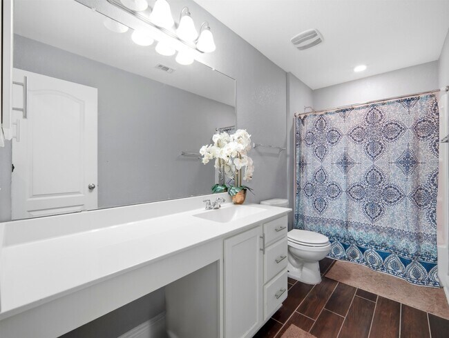 Building Photo - 4431 Oak Roset