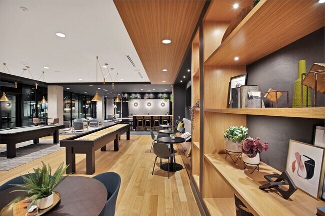 Building Photo - Odin