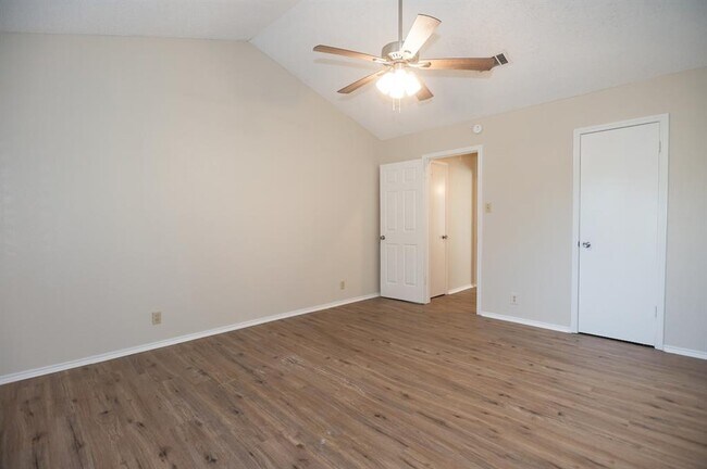 Building Photo - 925 Chisholm Cove