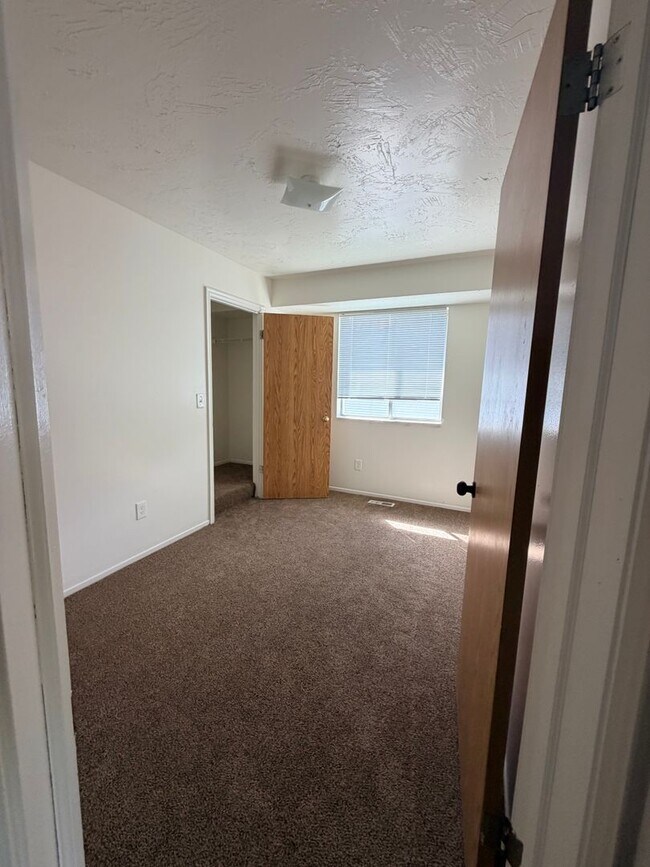 Building Photo - 3432 Ridgeland Park Dr