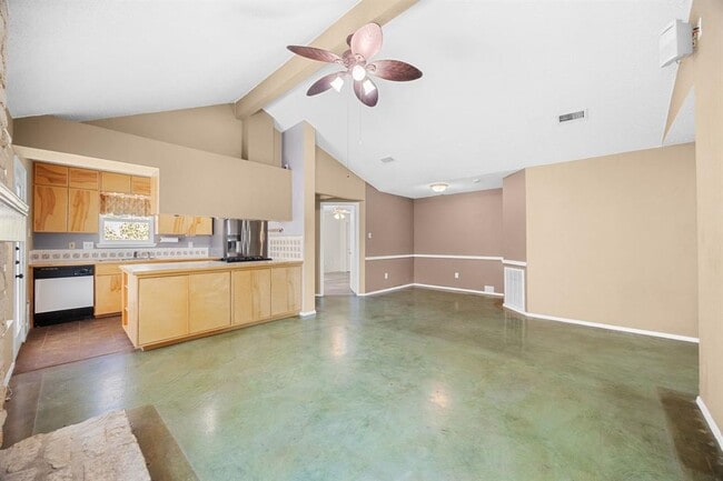 Building Photo - 16710 Whitebrush Loop