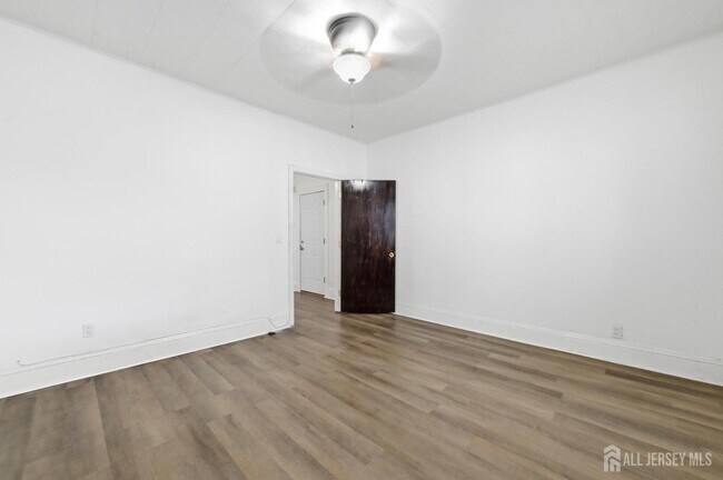 Building Photo - 182 Avenue F