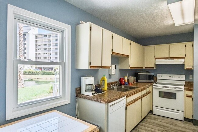 Building Photo - 11455 Harbor Way