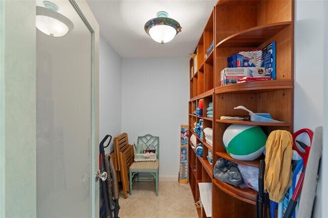 Building Photo - 5200 N Ocean Blvd