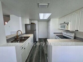 Building Photo - 439 Coconut Palm Way