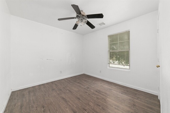 Building Photo - 10106 Farrell Dr