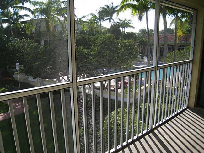 Building Photo - Great Condo in West Palm Beach