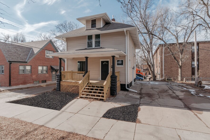 Building Photo - 819 S 10th St