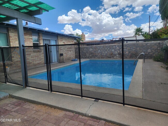 Building Photo - 9008 Turrentine Dr