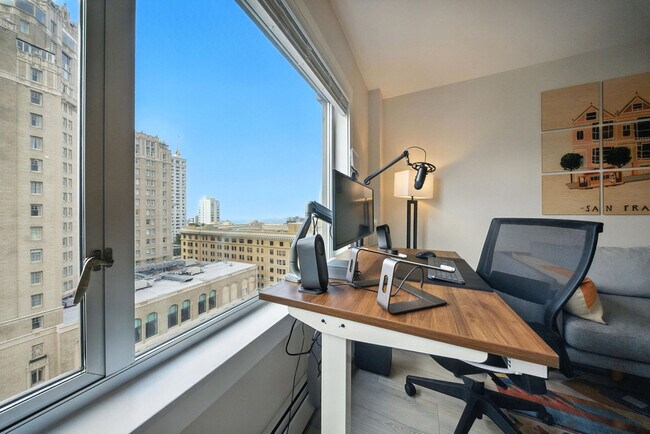 Building Photo - 899 Pine St